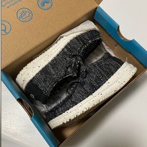 Hey Dude Toddler 7c worn once black and gray white